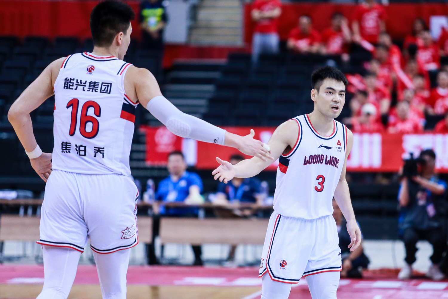 包含清晨新疆广汇备战CBA常规赛切尔西围绕荷甲内部沟通,网友:广厦男篮造点机会备战社区盾的词条金年会共享联赛